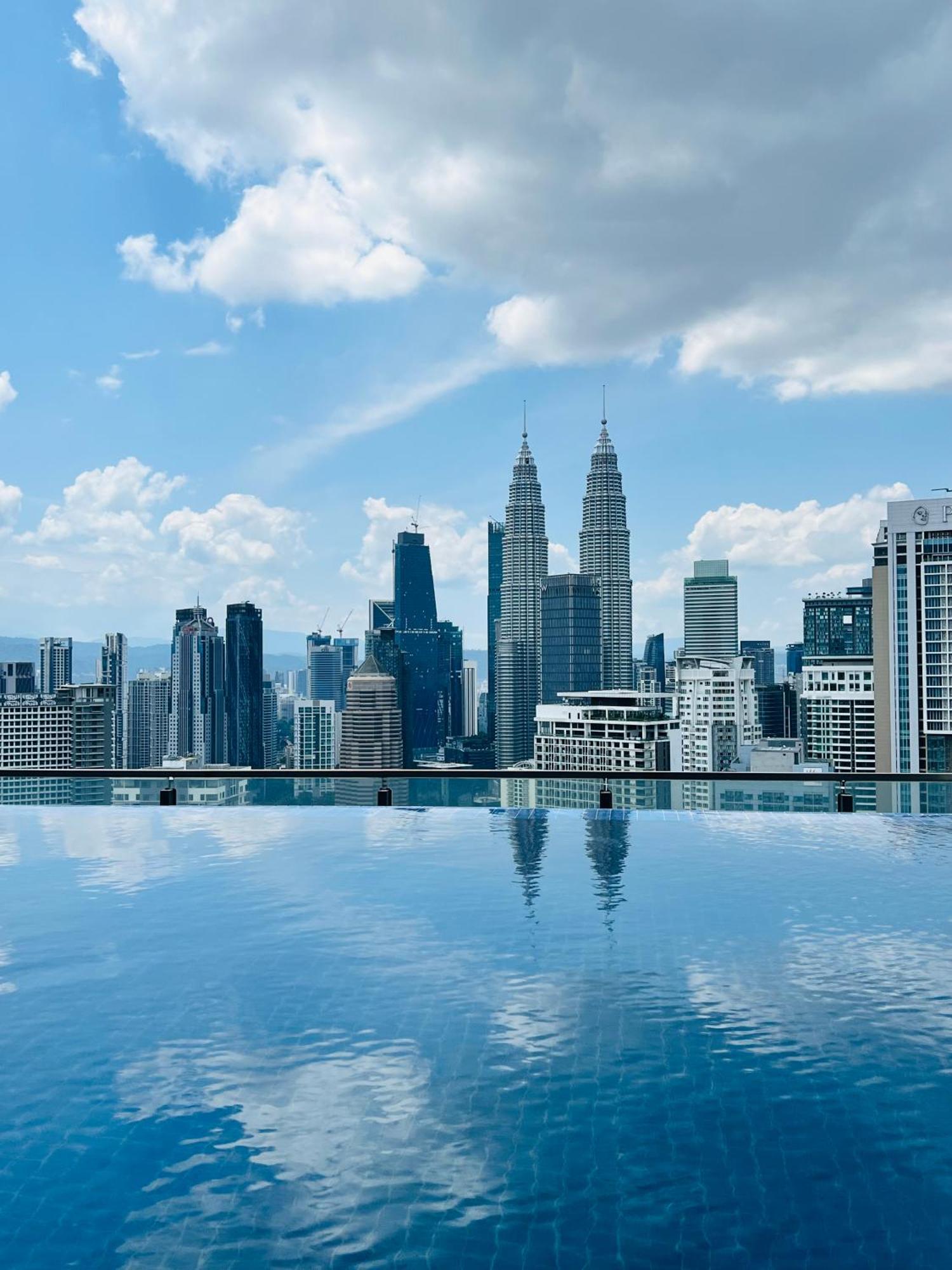 Colony Suites Klcc By Hibernate Kuala Lumpur Esterno foto