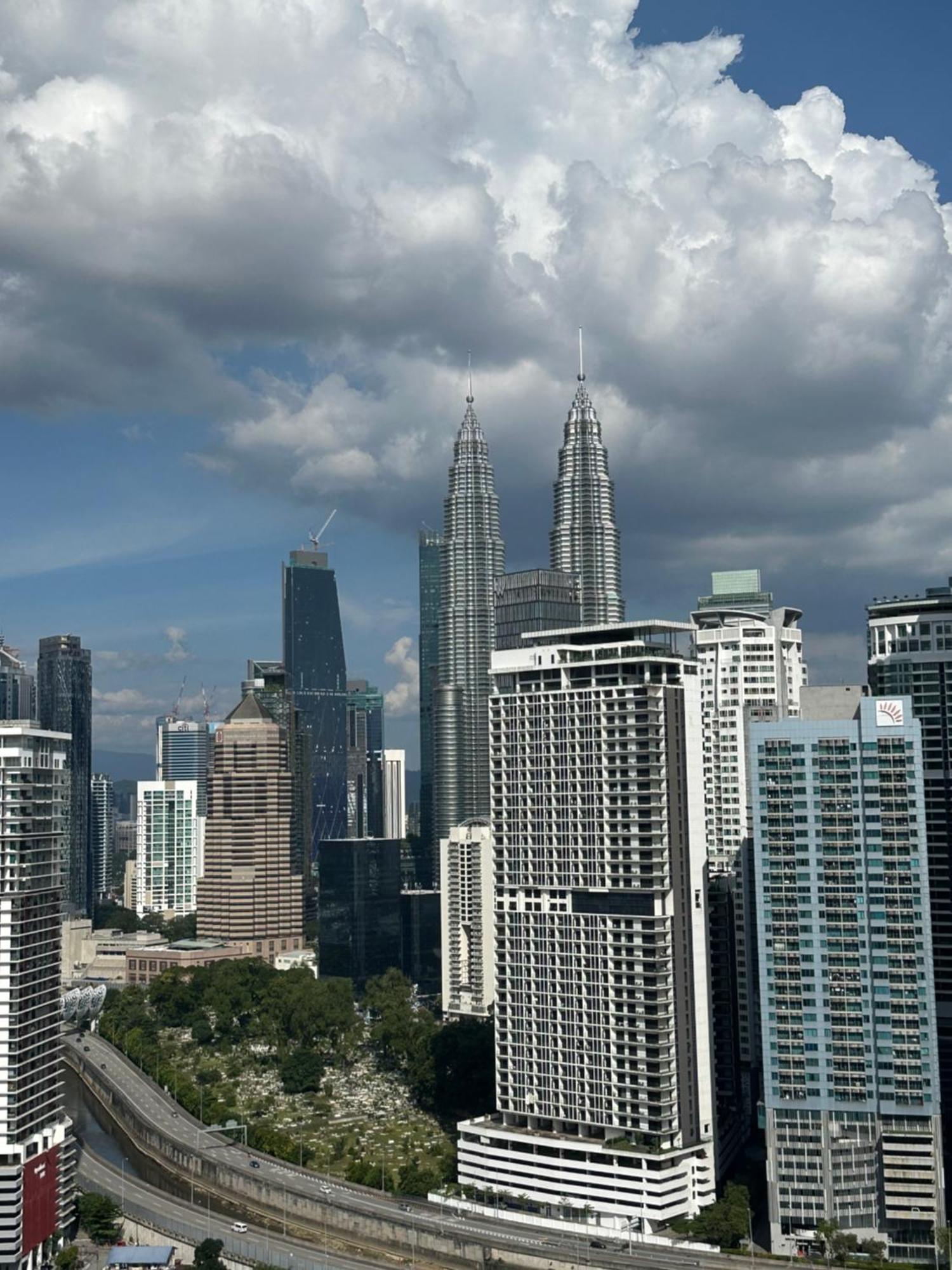 Colony Suites Klcc By Hibernate Kuala Lumpur Esterno foto
