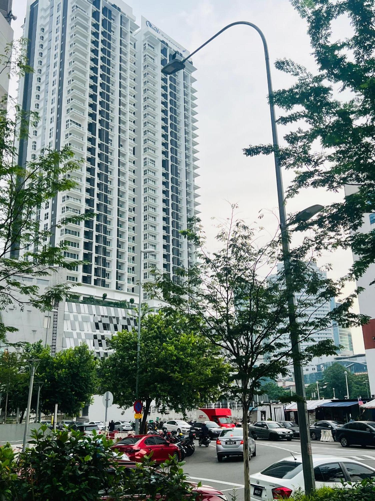 Colony Suites Klcc By Hibernate Kuala Lumpur Esterno foto