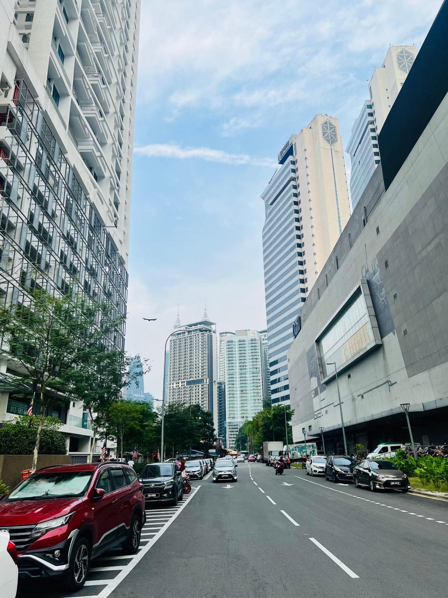 Colony Suites Klcc By Hibernate Kuala Lumpur Esterno foto