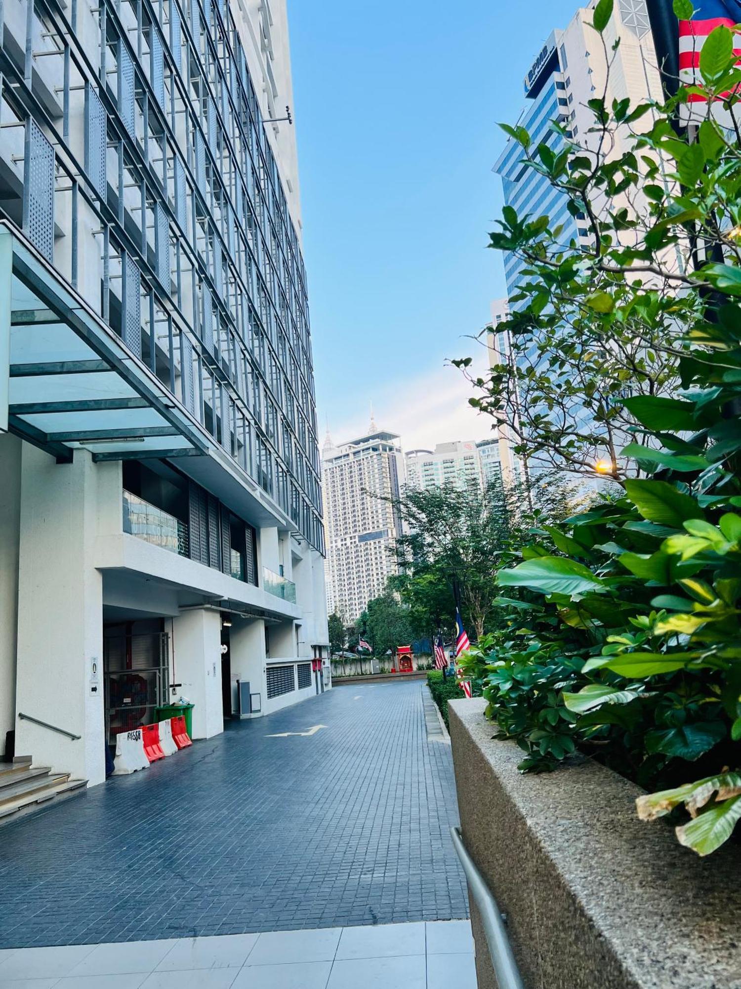 Colony Suites Klcc By Hibernate Kuala Lumpur Esterno foto