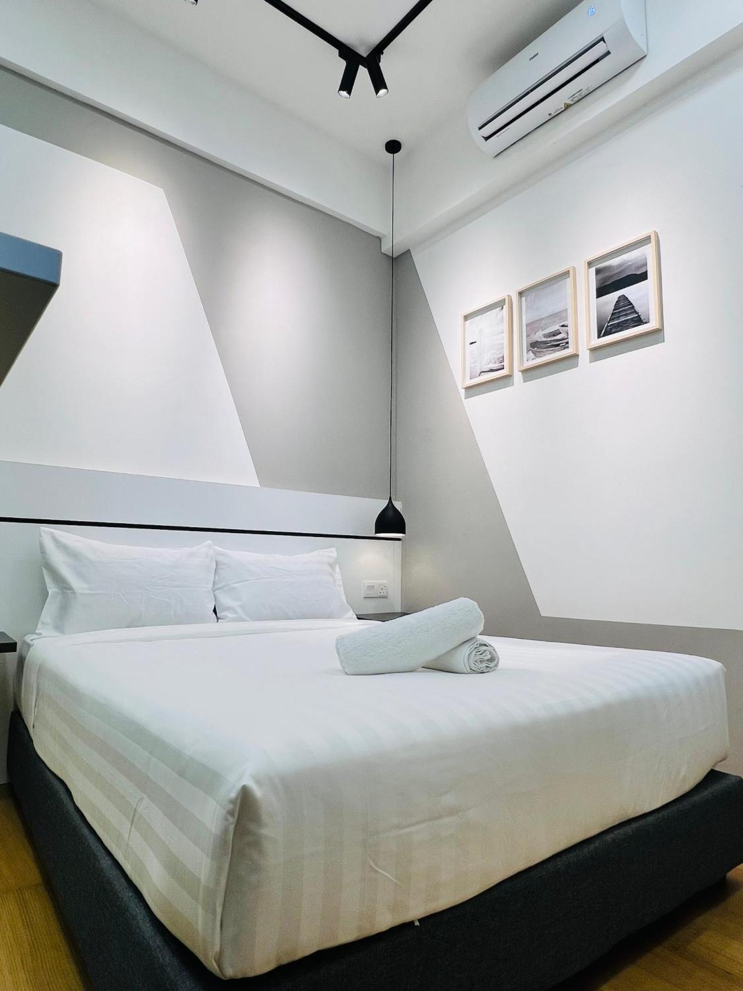 Colony Suites Klcc By Hibernate Kuala Lumpur Esterno foto