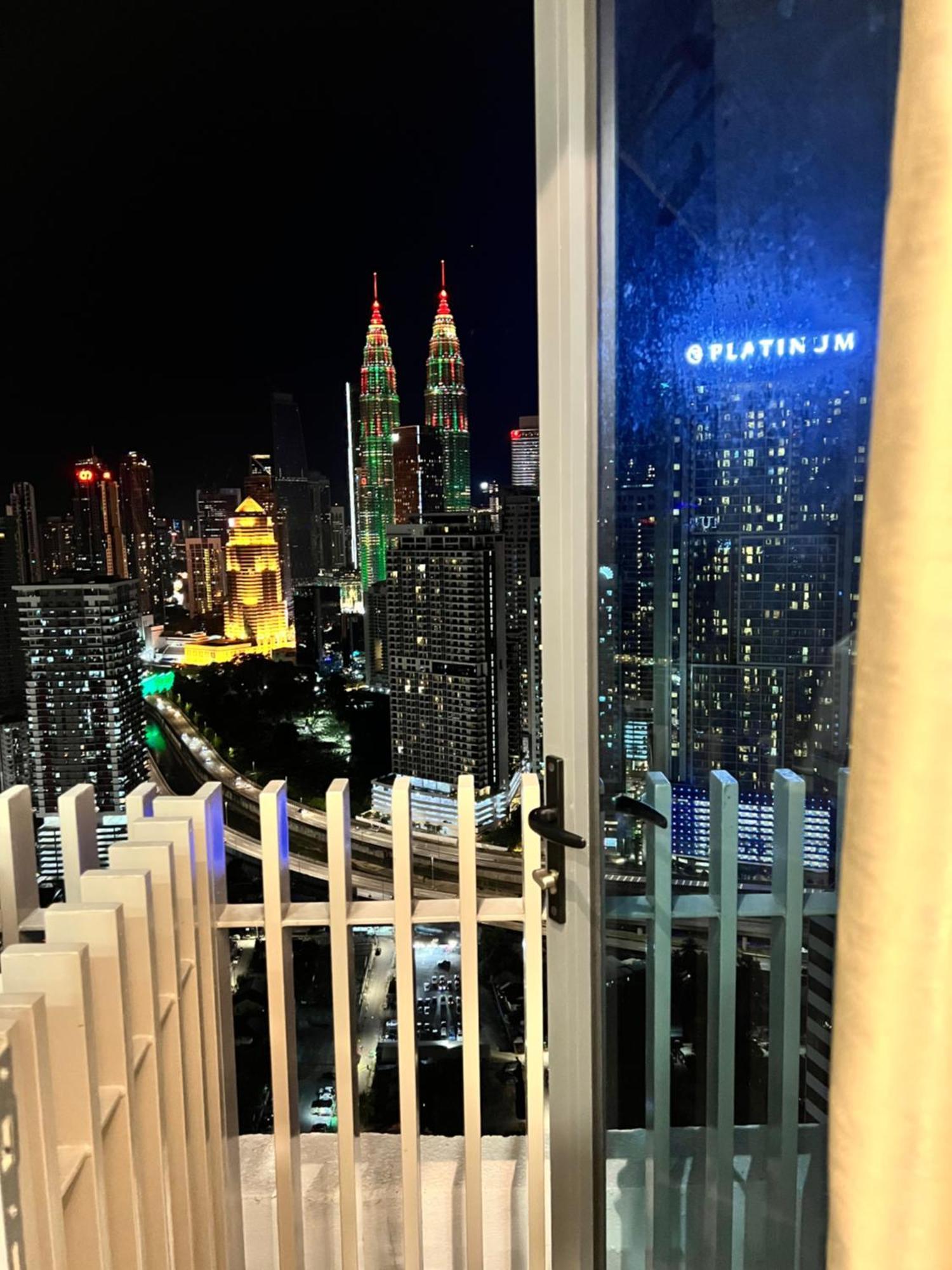 Colony Suites Klcc By Hibernate Kuala Lumpur Esterno foto